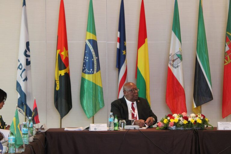 Ministro da Cultura e Turismo de Angola