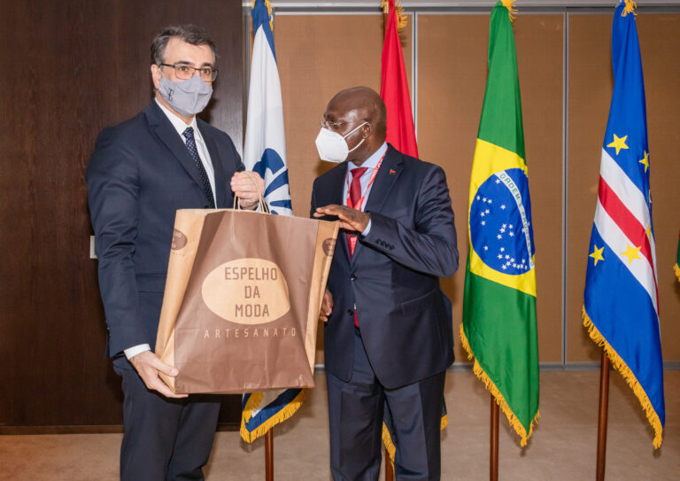 sesso-de-encerramento-xxvi-conselho-de-ministros-cplp_-5_51314782657_o