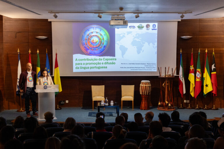 cplp-acolhe-palestra-da-abad-capoeira_-20_54466026924_o