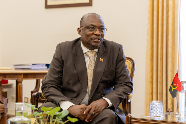 secretrio-executivo-recebe-cartas-credenciais-do-representante-permanente-de-angola-junto-da-cplp_54551888038_o