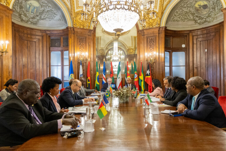 assinatura-do-memorando-de-entendimento-entre-a-cplp-e-a-opaq_11_54564613082_o