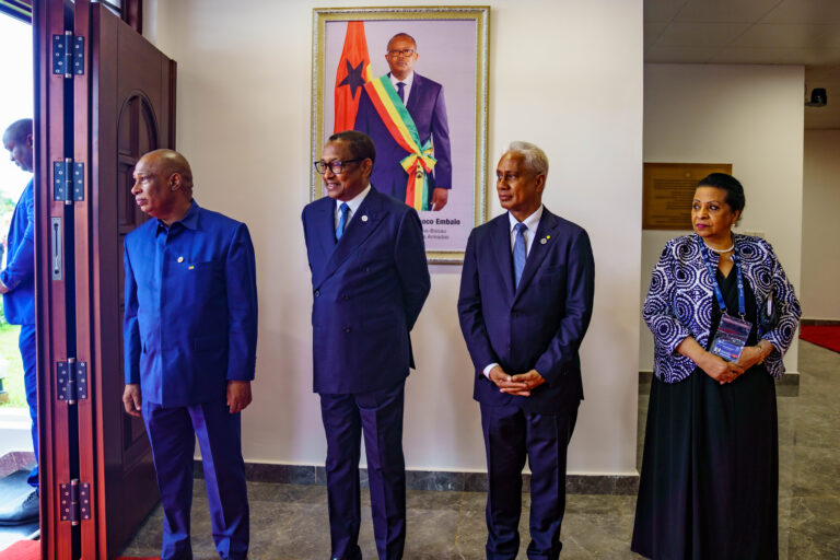 chegada-dos-chefes-de-estado-e-de-governo--xv-conferncia-da--cplp_54667548998_o