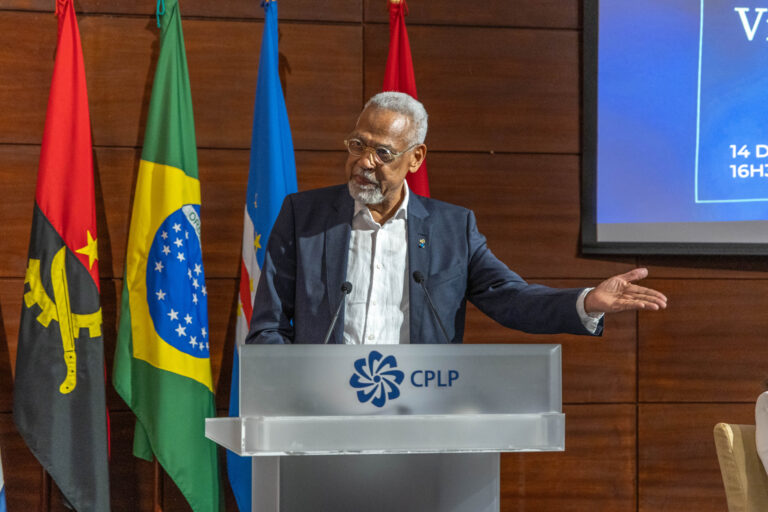 cplp-acolheu-lanamento-de-livro-do-embaixador-murade-murargy_54858663754_o