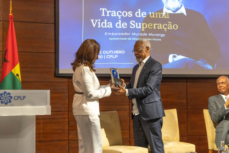 cplp-acolheu-lanamento-de-livro-do-embaixador-murade-murargy_54858663784_o