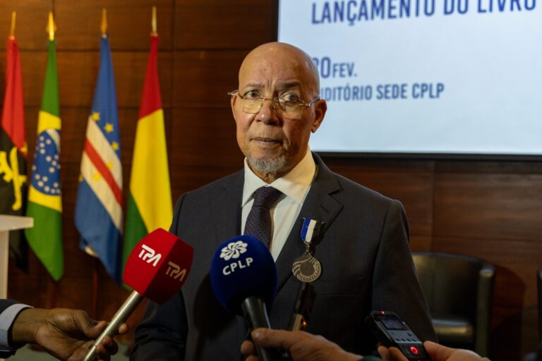 lanamento-do-livro-direitos-humanos-na-cplp--reflexes-de-ex-ministros-e-secretrios-de-estado-da-justia_55105753722_o