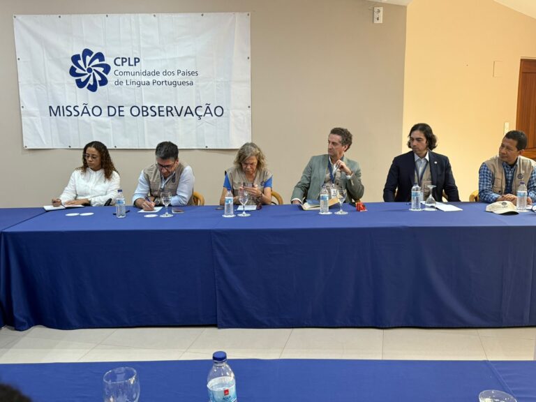 chefe-da-moe-cplp-em-encontro-com-embaixadores-dos-estados-membros-em-cabo-verde-14_55277685338_o