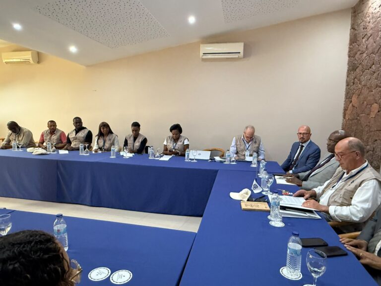 chefe-da-moe-cplp-em-encontro-com-embaixadores-dos-estados-membros-em-cabo-verde-4_55277555301_o