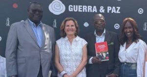 Embaixador Evaristo Dias da Silva prestigia lançamento da obra “Bicesse: O Caminho da Paz”, de autora Sónia Neto