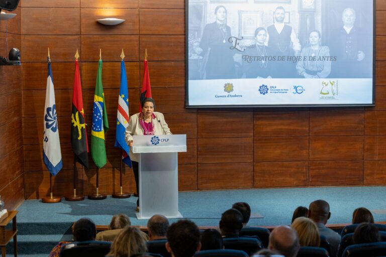 andorra-celebra-30-anos-da-cplp-com-exposio-retratos-de-hoje-e-de-antes_55380221442_o