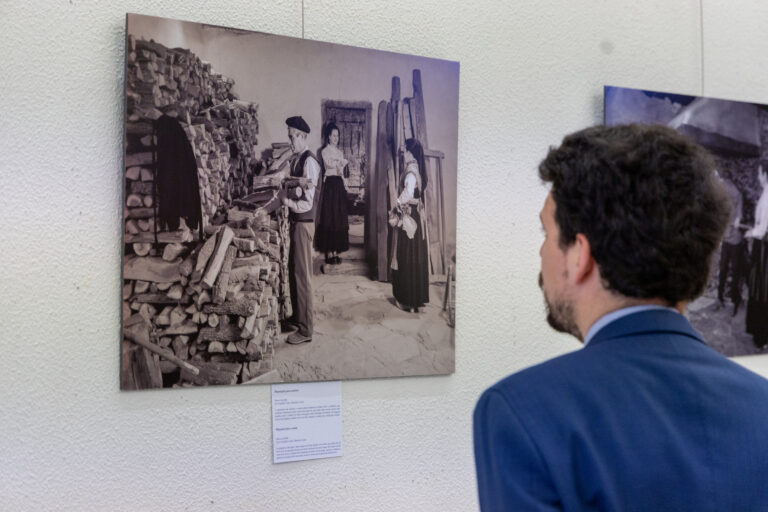 andorra-celebra-30-anos-da-cplp-com-exposio-retratos-de-hoje-e-de-antes_55380223147_o