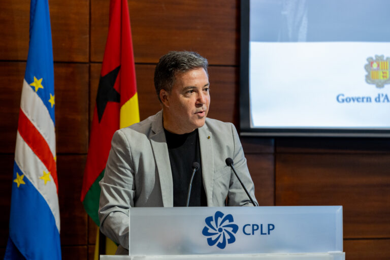 andorra-celebra-30-anos-da-cplp-com-exposio-retratos-de-hoje-e-de-antes_55381288638_o