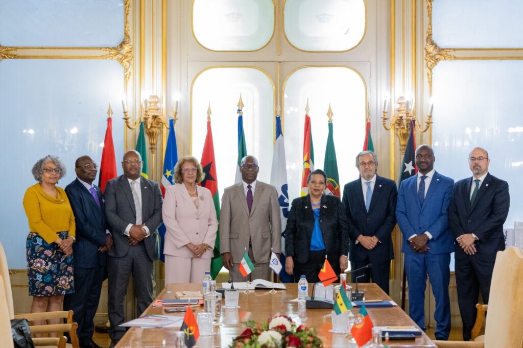 ministro-de-estado-dos-assuntos-exteriores-da-guin-equatorial-visitou-sede-da-cplp_55400046126_o