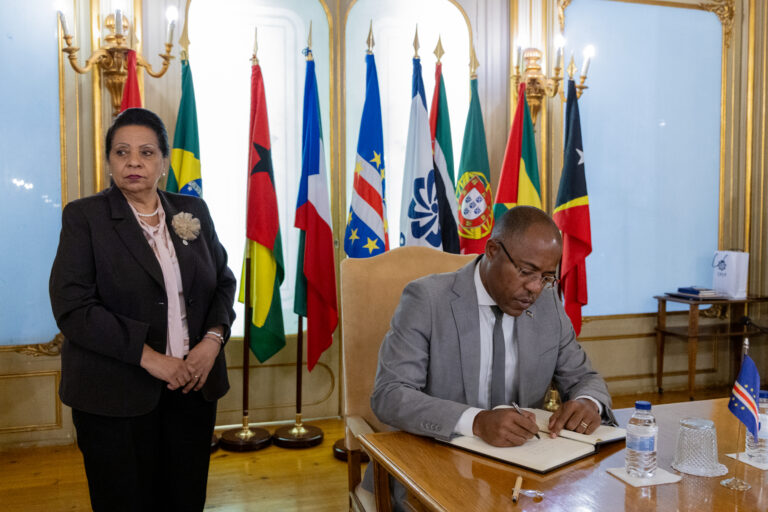 primeiro-ministro-de-cabo-verde-visita-sede-da-cplp_-21_55381994982_o