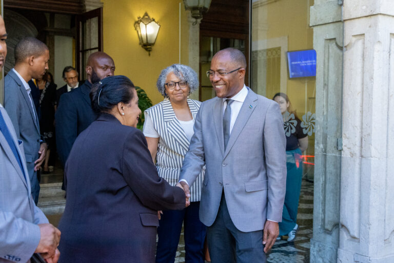 primeiro-ministro-de-cabo-verde-visita-sede-da-cplp_-31_55383109659_o