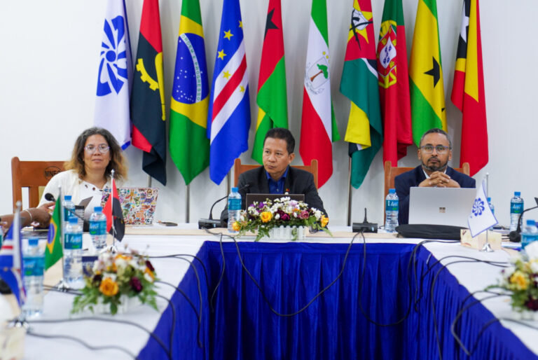 GRUPO-~2