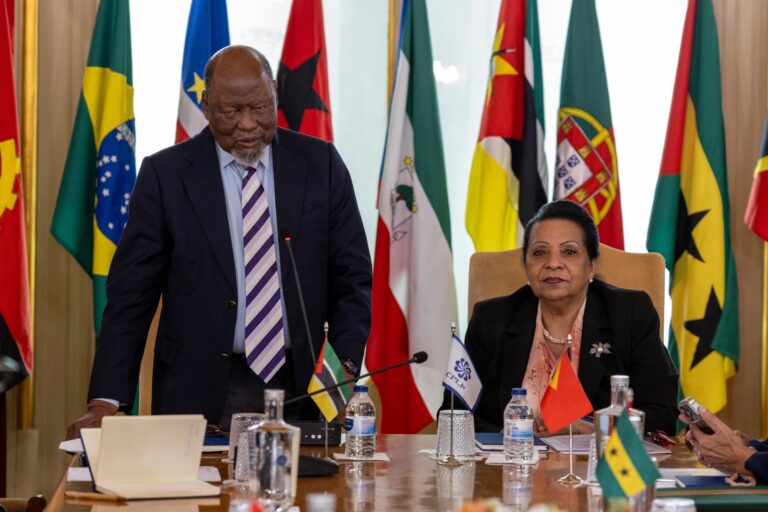 joaquim-chissano-visitou-sede-da-cplp_55588849727_o