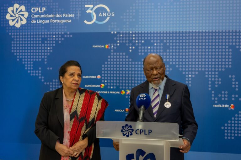 joaquim-chissano-visitou-sede-da-cplp_55588849737_o