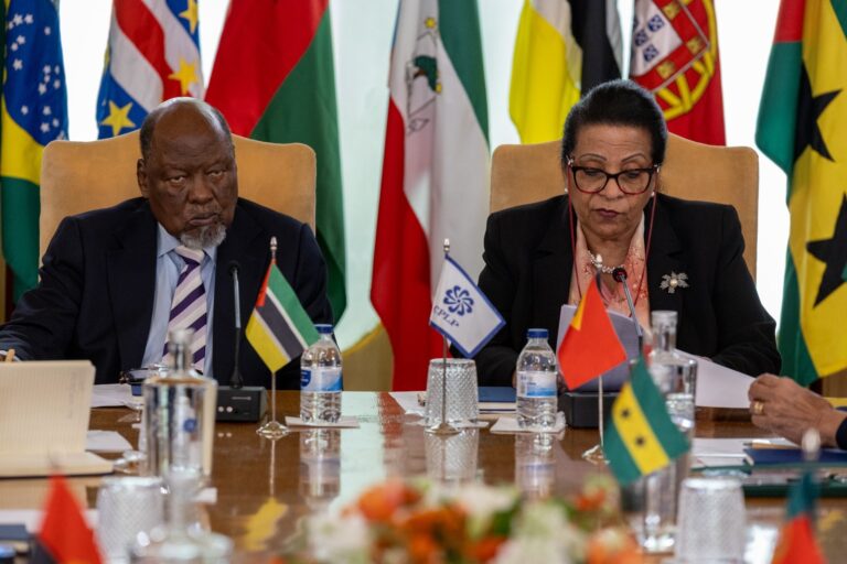 joaquim-chissano-visitou-sede-da-cplp_55590005073_o